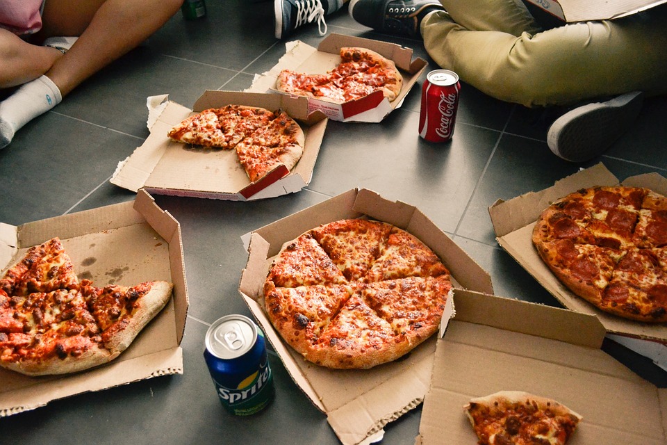 The difference between 12 inch pizzas and other common sizes